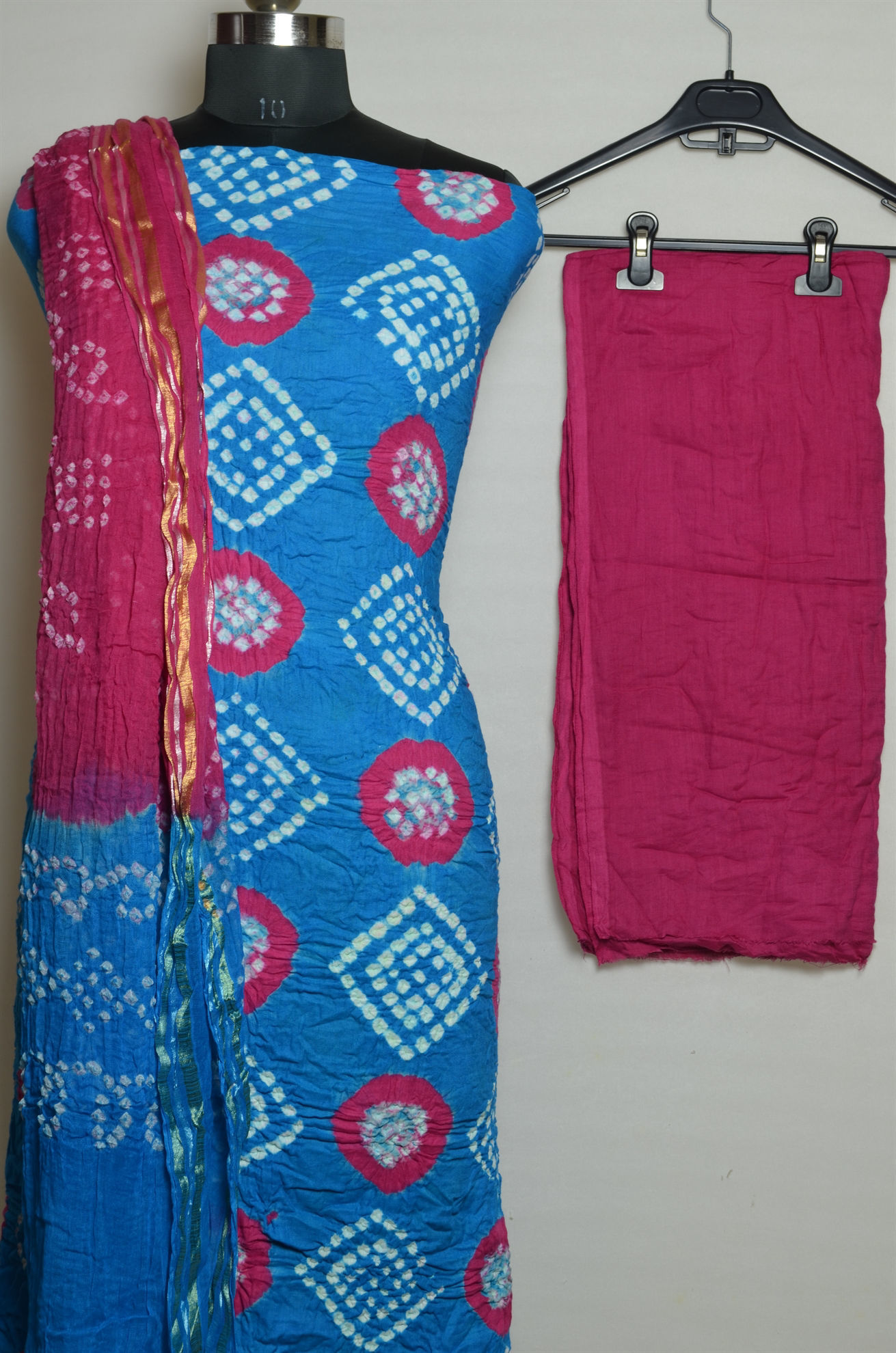Tvis and Bliss. White and Pink Tie and Dye Bandhani Silk Cotton Dress  Material